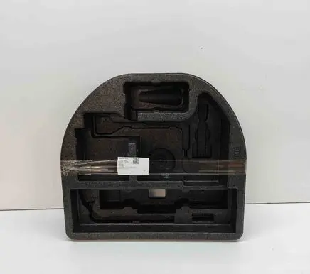 Toyota Auris E180 Other trunk/boot trim element 6477702240