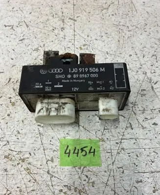 Skoda Octavia Mk2 (1Z) Coolant fan relay 1J0919506M 898967000