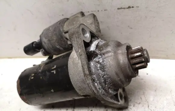 Skoda Fabia Mk2 (5J) Starter motor 02Z911023N