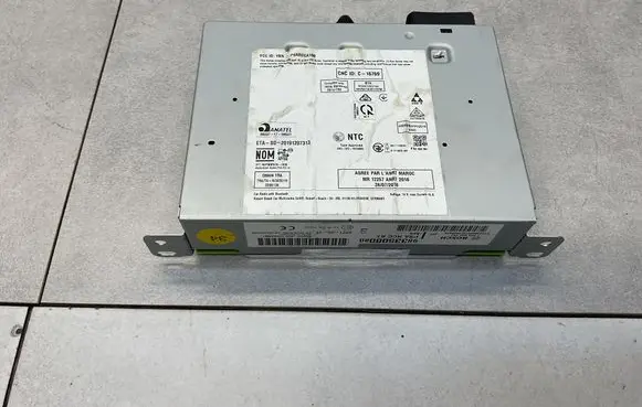 Opel Mokka B Radio/CD/DVD/GPS head unit 9833500080
