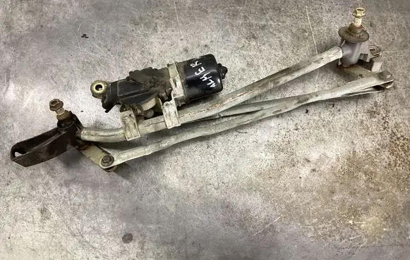 Nissan Almera N16 Front wiper linkage 