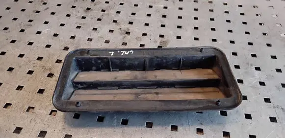 Mitsubishi Pajero Quarter panel pressure vent 7835A012