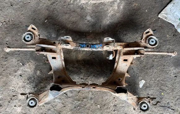 Subaru Legacy Rear subframe 