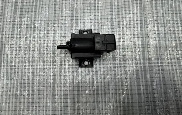 Maserati Quattroporte Valve vacuum 670002843