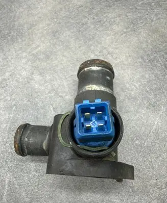 Audi A4 S4 B5 8D Engine coolant pipe/hose 028121132