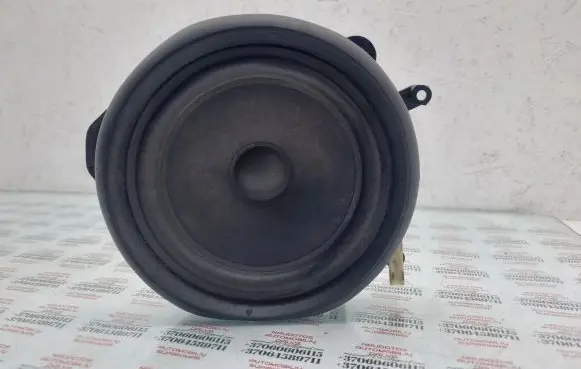 Audi A4 S4 B7 8E 8H Front door speaker 8E0035411