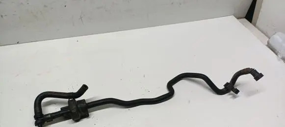 Volkswagen PASSAT B6 Air intake hose/pipe 03C133518