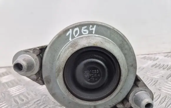 Mercedes-Benz E W212 Engine mount bracket A2042400117