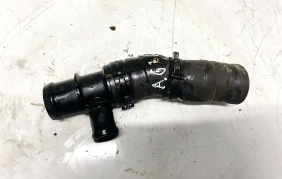 Volkswagen Golf V Engine coolant pipe/hose 323220