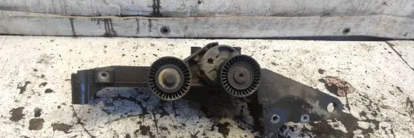Volvo V70 Generator/alternator belt tensioner 8642196