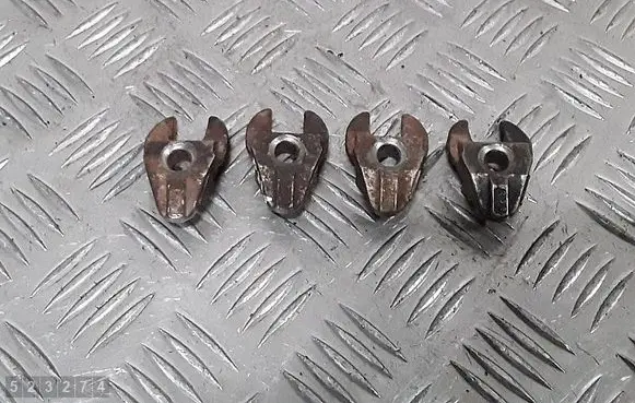 Peugeot Partner Fuel Injector clamp holder 