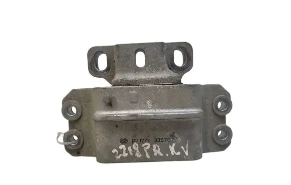Volkswagen Golf V Engine mount bracket 335707