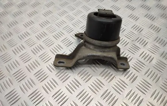 Volvo XC70 Engine mount bracket 6G926F012DD