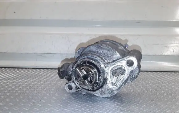 Citroen C4 I Picasso Vacuum pump D1562C2