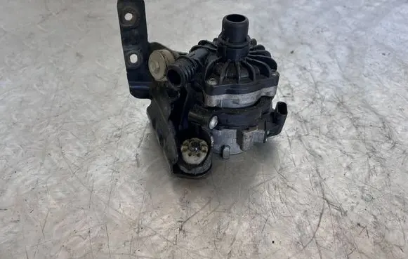 BMW X5M E70 Electric auxiliary coolant/water pump 7584088 701360190 17669711