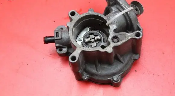 Audi Q5 SQ5 Vacuum pump 06J145100C