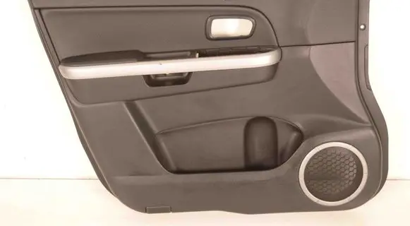 Suzuki Grand Vitara II Front door card panel trim 8372278K0