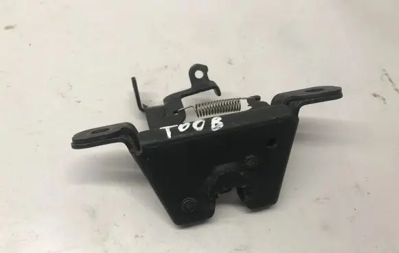 Volkswagen Jetta VII Rear seat headrest 5QM885682B