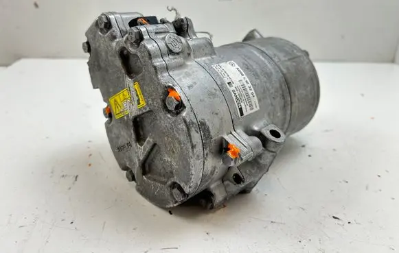 Mercedes-Benz GLC X253 C253 Air conditioning (A/C) compressor (pump) A0008303204