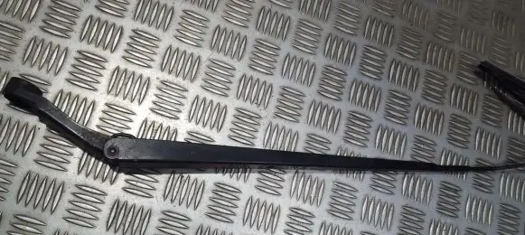 BMW 1 E81 E87 Front wiper blade arm NWBK7199 9U000TRA