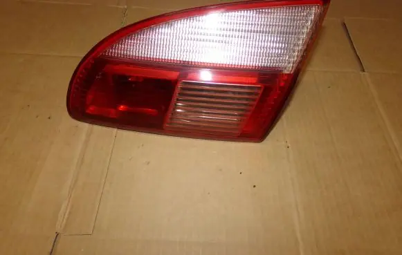 Toyota Avensis T220 Rear/tail lights