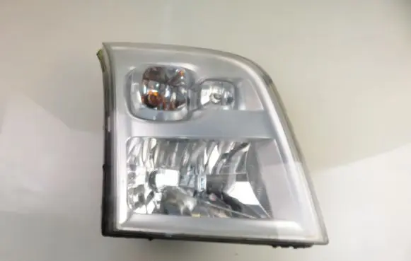 Ford Transit Headlight/headlamp 10090748
