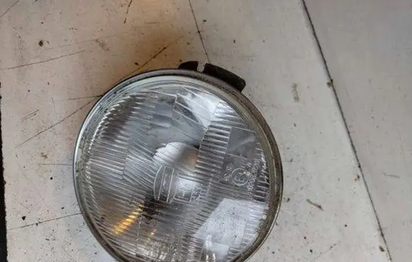 Nissan Patrol Y60 Headlight/headlamp 7R01082