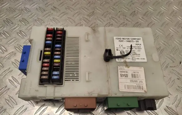 Ford Mondeo MK IV Fuse module 7G9T14A073DD 3659AF01125TP LTQF01125TP