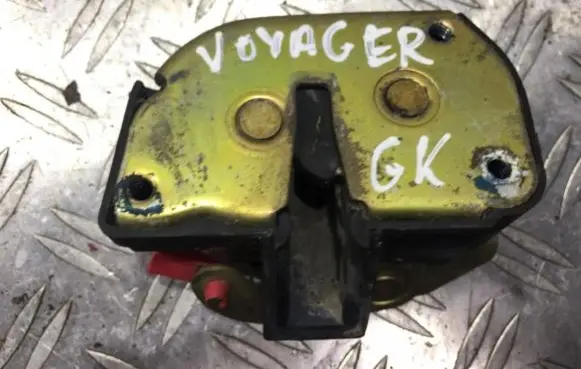 Chrysler Voyager Rear door lock 339b