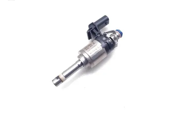 Audi A3 8Y Fuel injector 04E906036AT