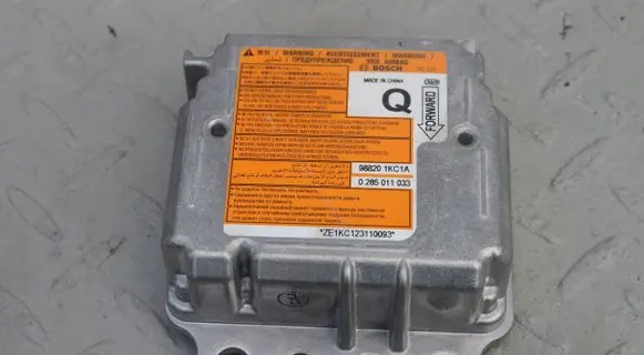 Nissan Juke I F15 Airbag control unit/module 1KC1A