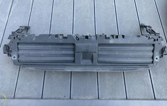 Audi A4 S4 B9 8W Intercooler air guide/duct channel 8W0971277