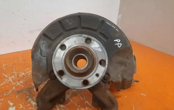 Volkswagen Fox Front wheel hub spindle knuckle