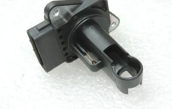 Toyota Yaris Mass air flow meter 222040J010