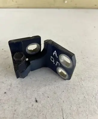 Jeep Cherokee Front door lower hinge 