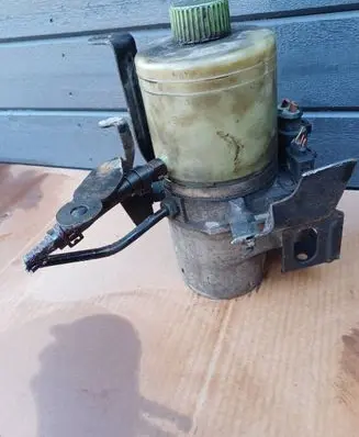 Skoda Fabia Mk1 (6Y) Power steering pump 6Q0423156Q 6Q2423051S 6Q1423051AE