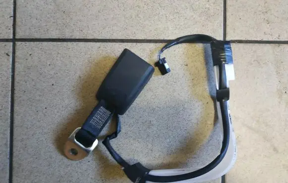 Lexus IS III XE30 Rear seatbelt buckle