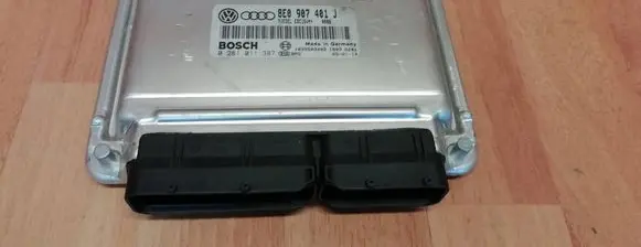 Audi A6 Allroad C5 Engine control unit/module 0281011387 8E0907401J 1039S03402