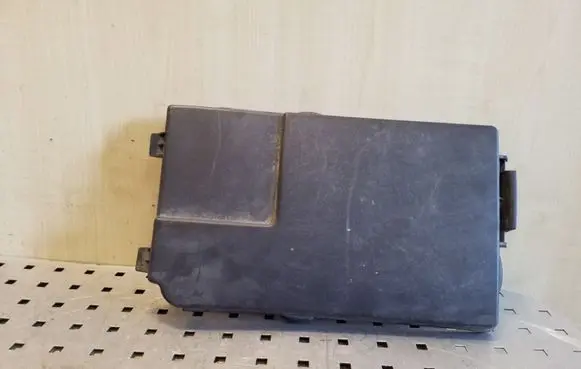 Volkswagen Touran I Battery box tray cover/lid 1K0915443