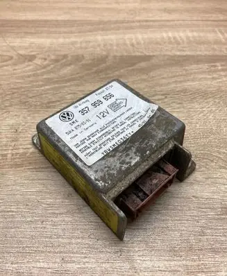 Volkswagen PASSAT B4 Airbag control unit/module 357959656 5WK4075