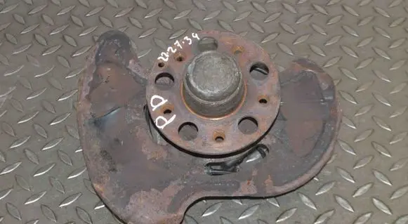 Mercedes-Benz CLK A209 C209 Front wheel hub