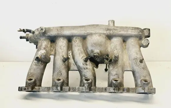 Volvo V70 Intake manifold 09447005