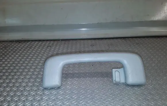 Mitsubishi Outlander Rear interior roof grab handle