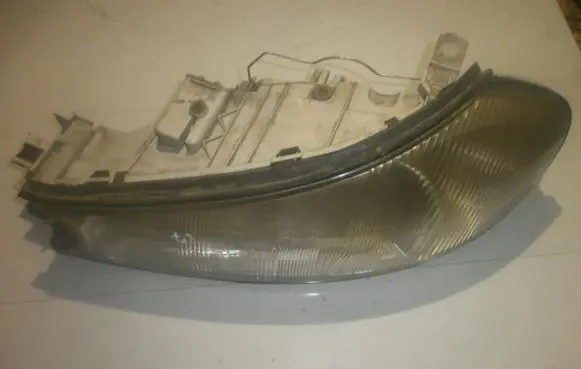 Ford Mondeo MK II Headlight/headlamp 1305235440