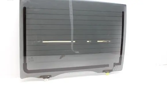 Mitsubishi L200 Rear windscreen/windshield window 