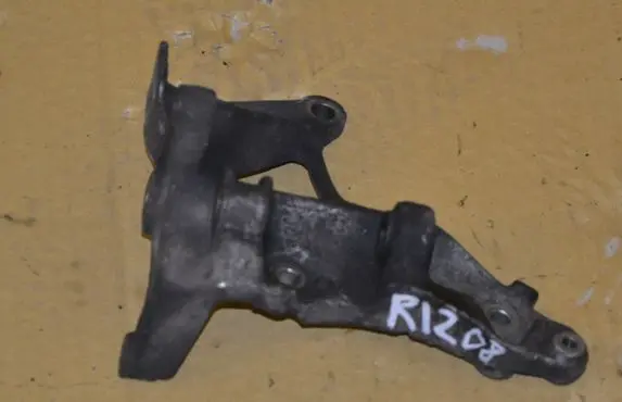 Peugeot 307 Generator/alternator bracket 9653249480