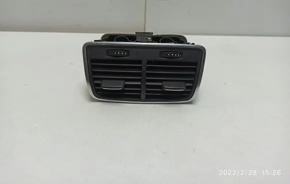 Audi A7 S7 4G Rear air vent grill 4G0819203