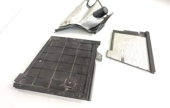 Volkswagen Transporter - Caravelle T5 Battery tray heat shield 7H0915437 7E0915430 7H0915438A