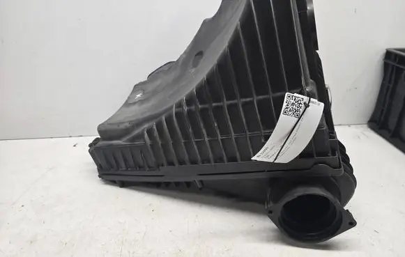Audi Q7 4L Air filter box 7L6128601M