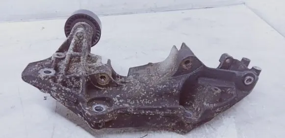Renault Trafic II (X83) Generator/alternator bracket 8200881264